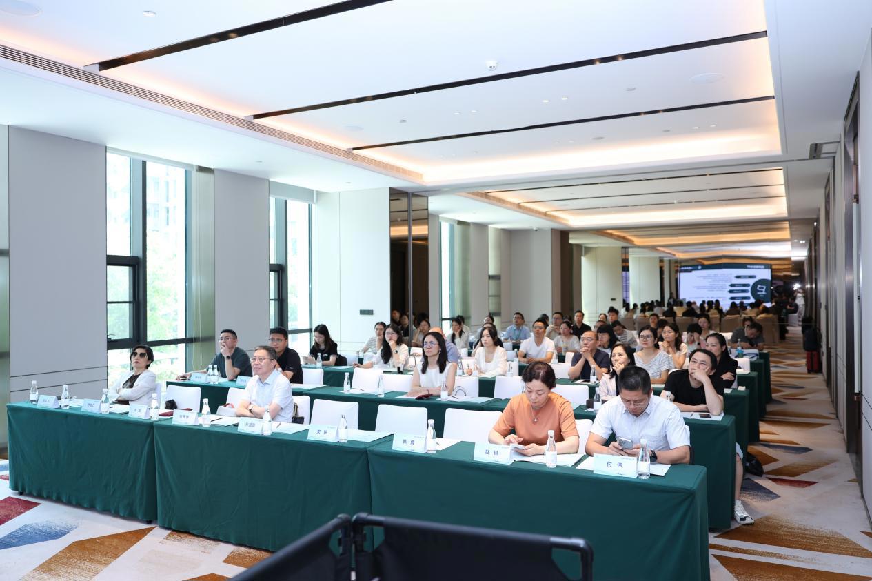 “协同·规范·价值”药学服务能力提升学术会议之“提高静脉输液规范使用率背景下创新药学服务模式”分论坛在宜昌成功举办